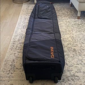 Dakine Snowboard/Ski 175 Roller Bag-MINT!